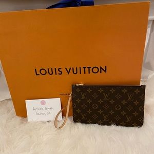 SOLD ❤️ Brand new Louis Vuitton neverfull pouch ❤️